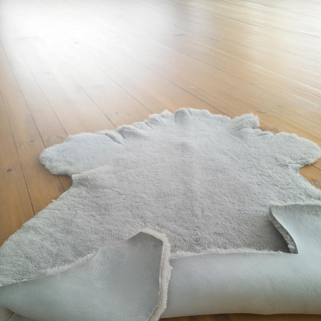 Curly Shearling Sheepskin Hide 12mm Wool Length – Grey