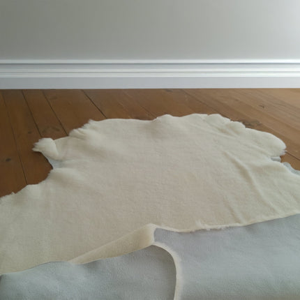 Curly Shearling Sheepskin Hide 12mm Wool Length – Natural