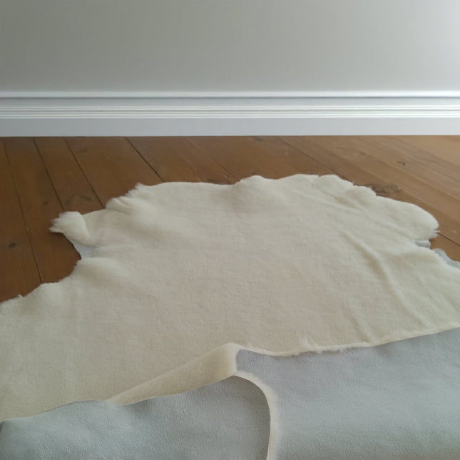 Curly Shearling Sheepskin Hide 12mm Wool Length – Natural