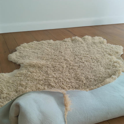 Dartmoor Genuine Sheepskin Hide – Sand