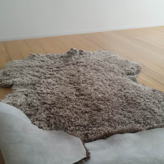 Dartmoor Brisa Genuine Sheepskin Hide – Cappuccino