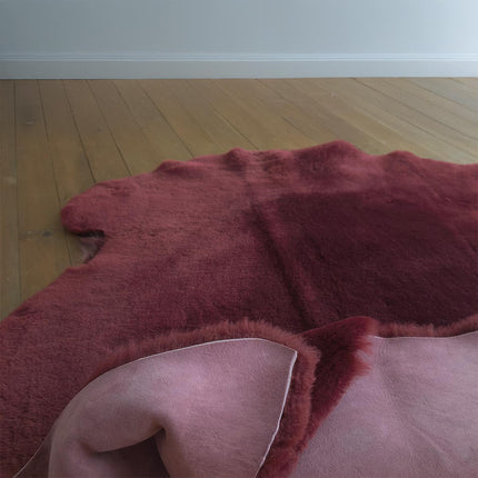 Equestrian Sheepskin Hide 26 mm Wool Length – Bordeaux