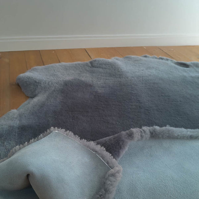 Equestrian Sheepskin Hide 26 mm Wool Length – Grey