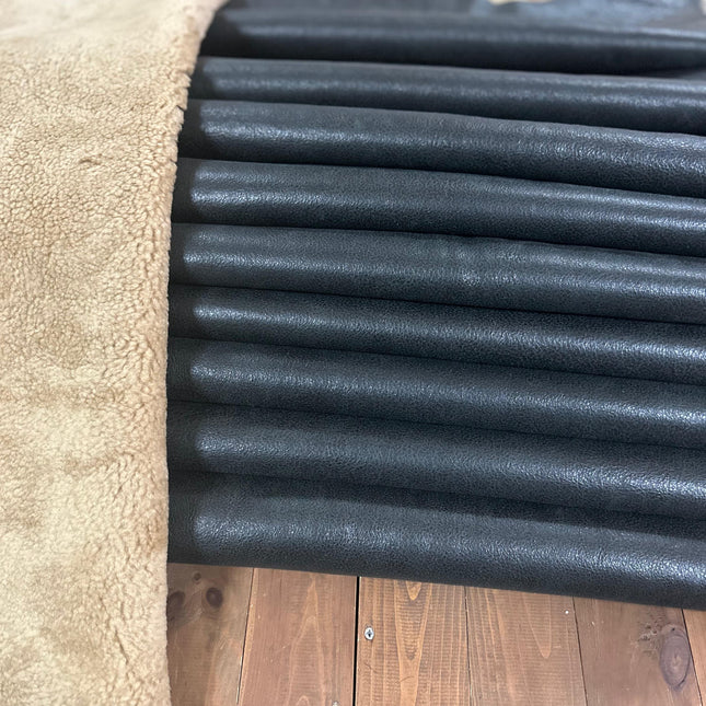 Chaqueta piloto de piel de oveja - Doble faz/acabado negro agrietado-lana rizada natural ecru-15 mm